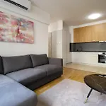 Kazinczy 2Bdr With Ac, Smart Tv