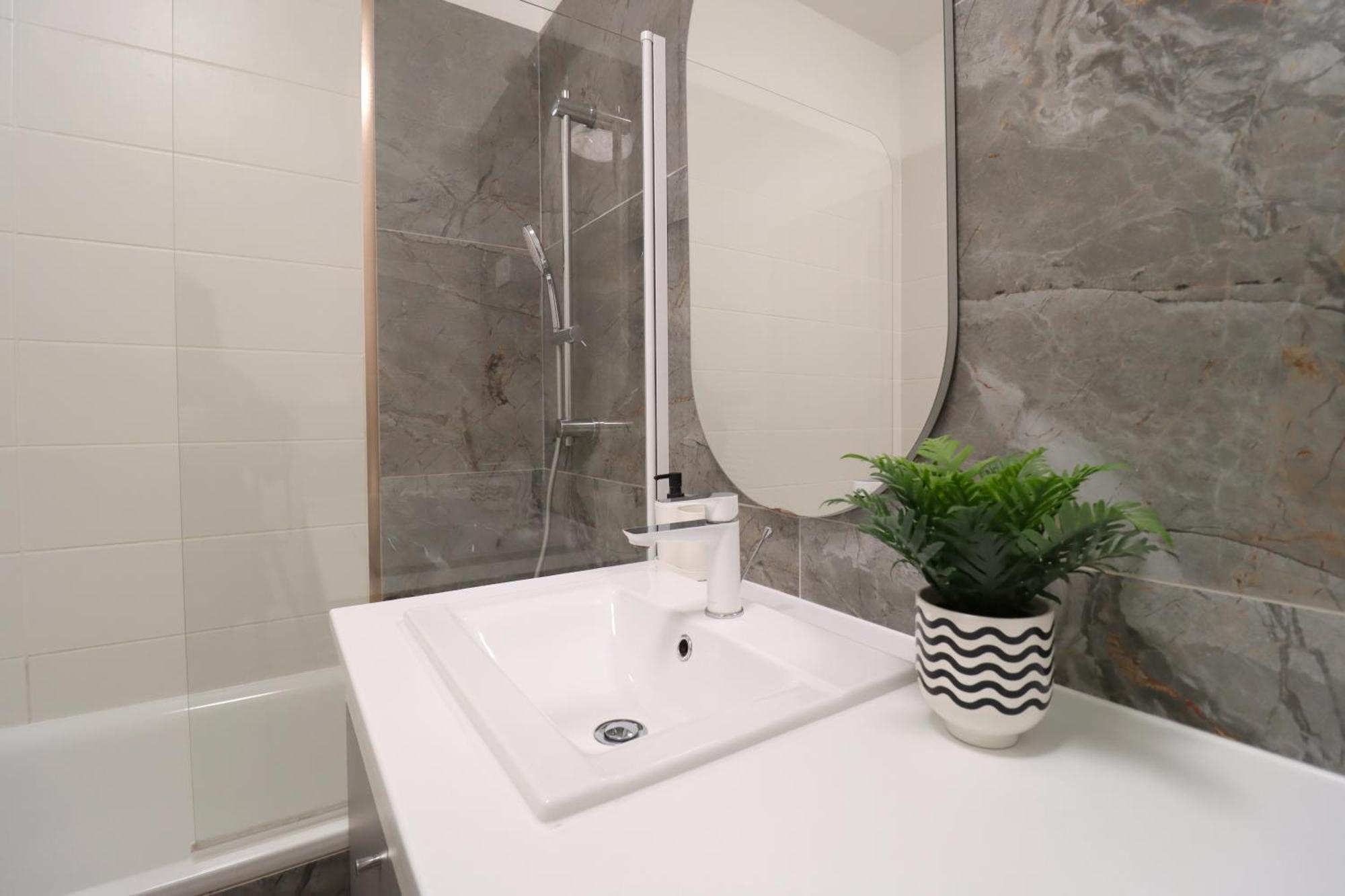 Kazinczy 2bdr With Ac, Smart Tv Apartment