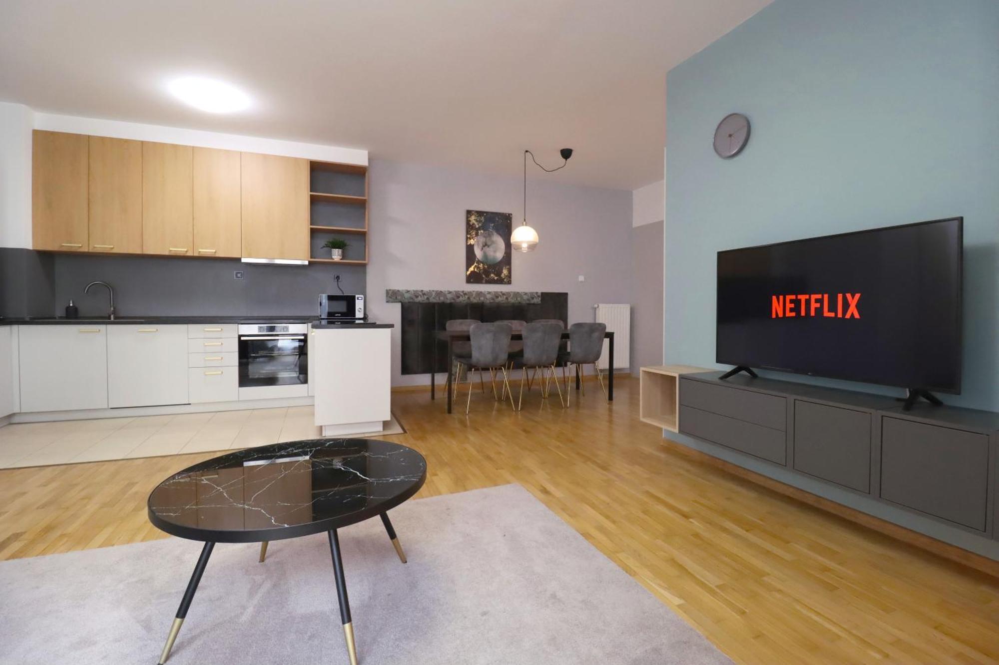 Kazinczy 2bdr With Ac, Smart Tv Apartment