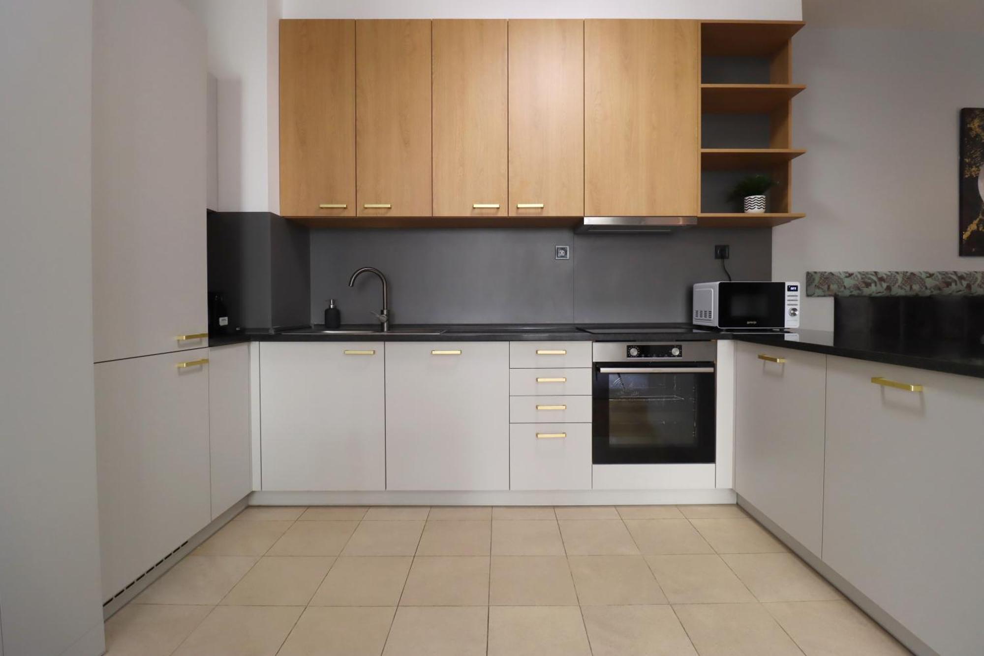 Kazinczy 2bdr With Ac, Smart Tv *