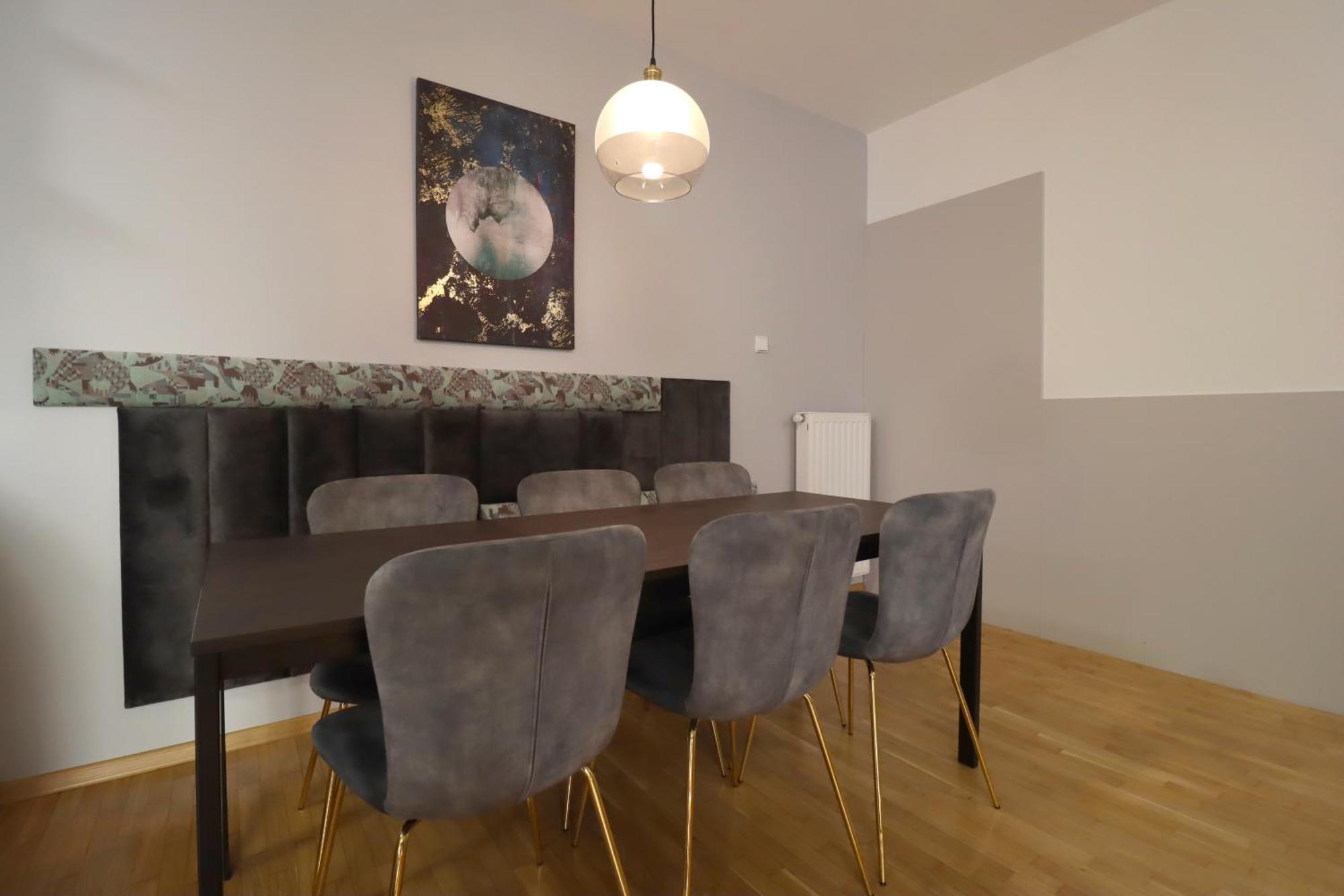 Kazinczy 2bdr With Ac, Smart Tv Budapest