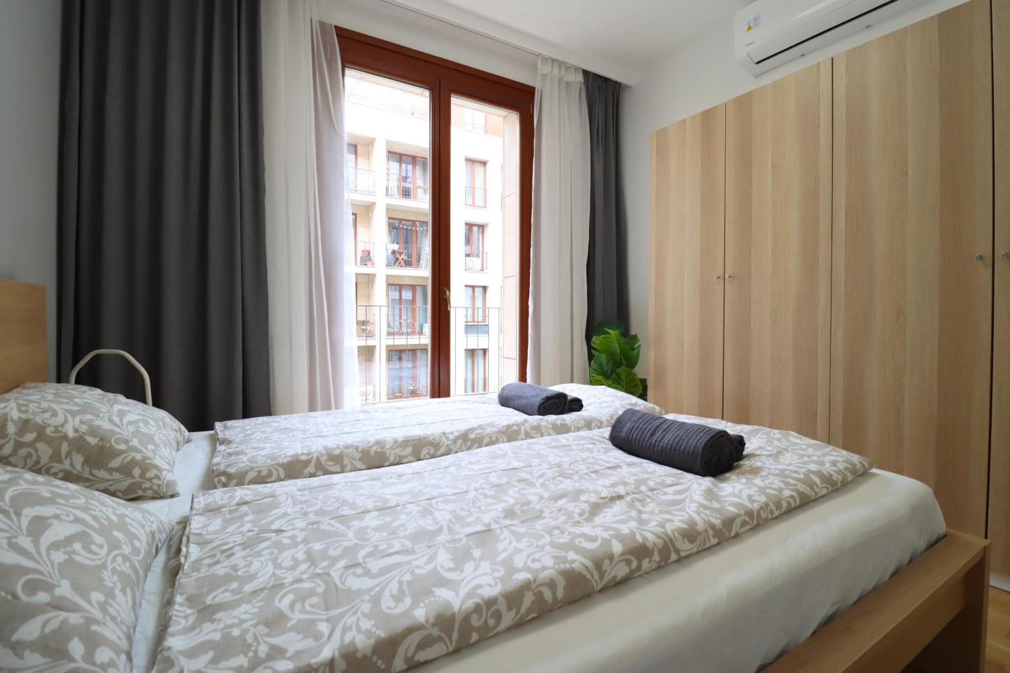 Kazinczy 2bdr With Ac, Smart Tv